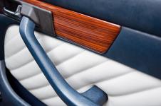 100818_lkw-w126-salon_032_1.jpg